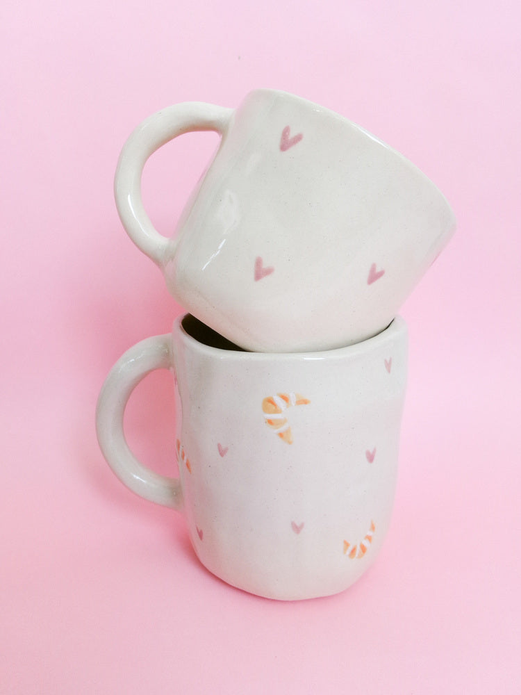 Mug en céramique - Petits cœurs peints à la main