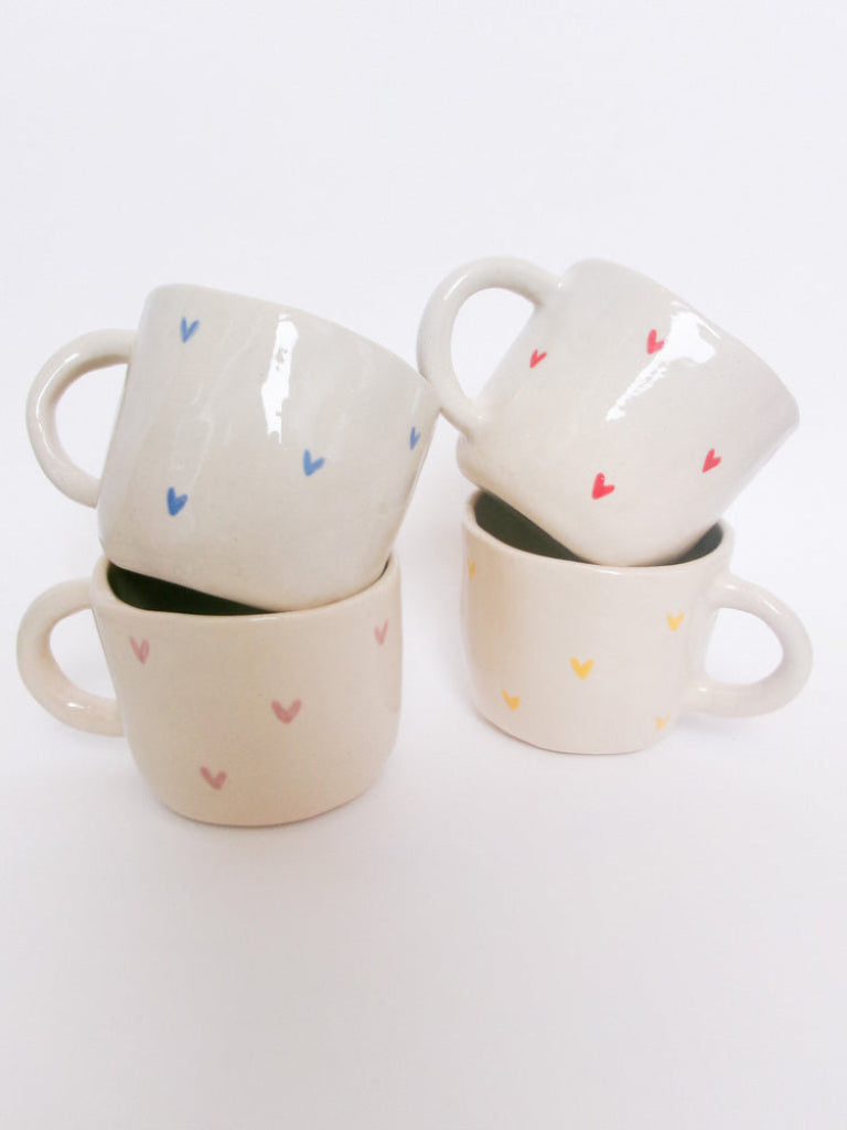 Mug en céramique - Petits cœurs peints à la main
