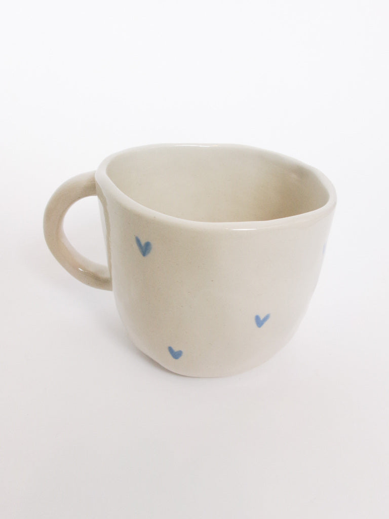 Mug en céramique - Petits cœurs peints à la main