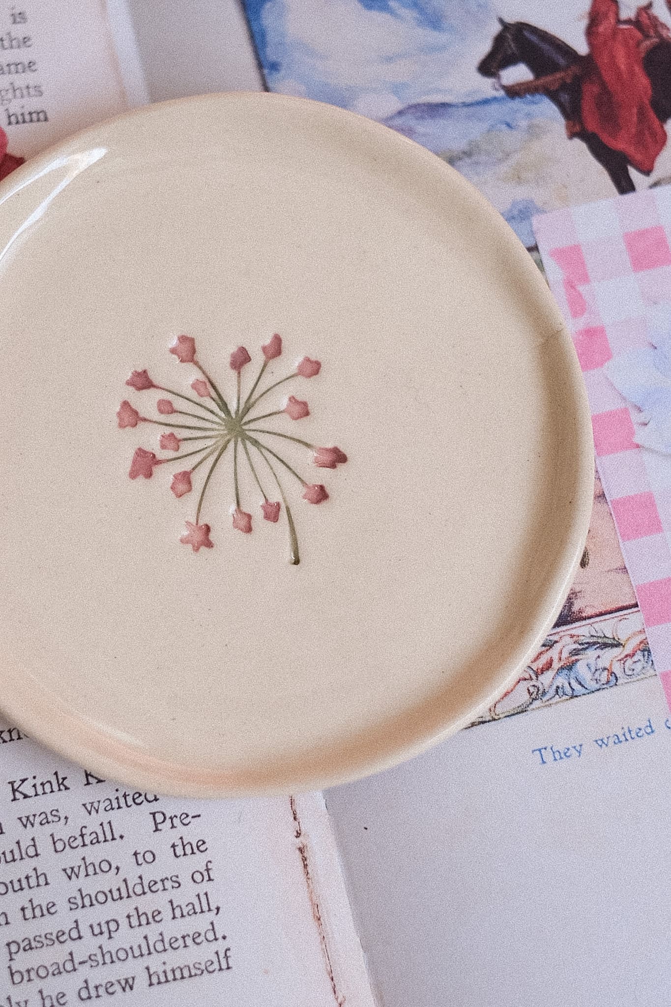 Coupelle imparfaite en céramique fleur peinte