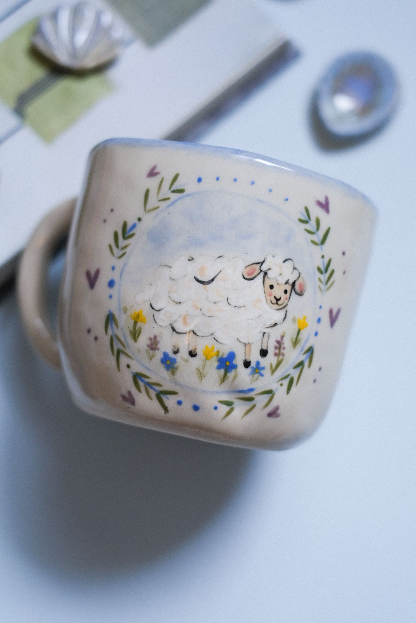 Mug en céramique mouton peint à la main