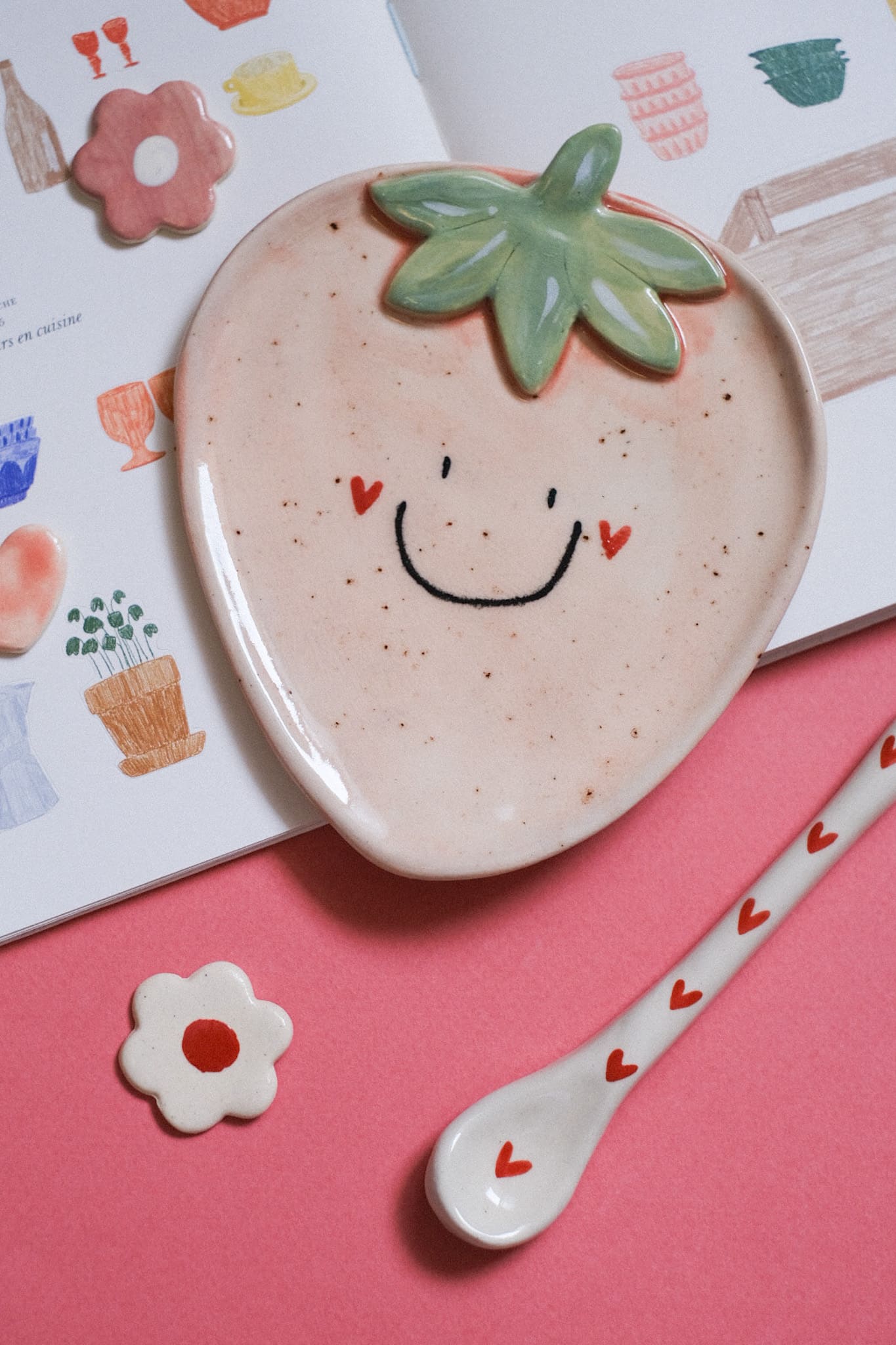 Assiette fraise sourire en céramique