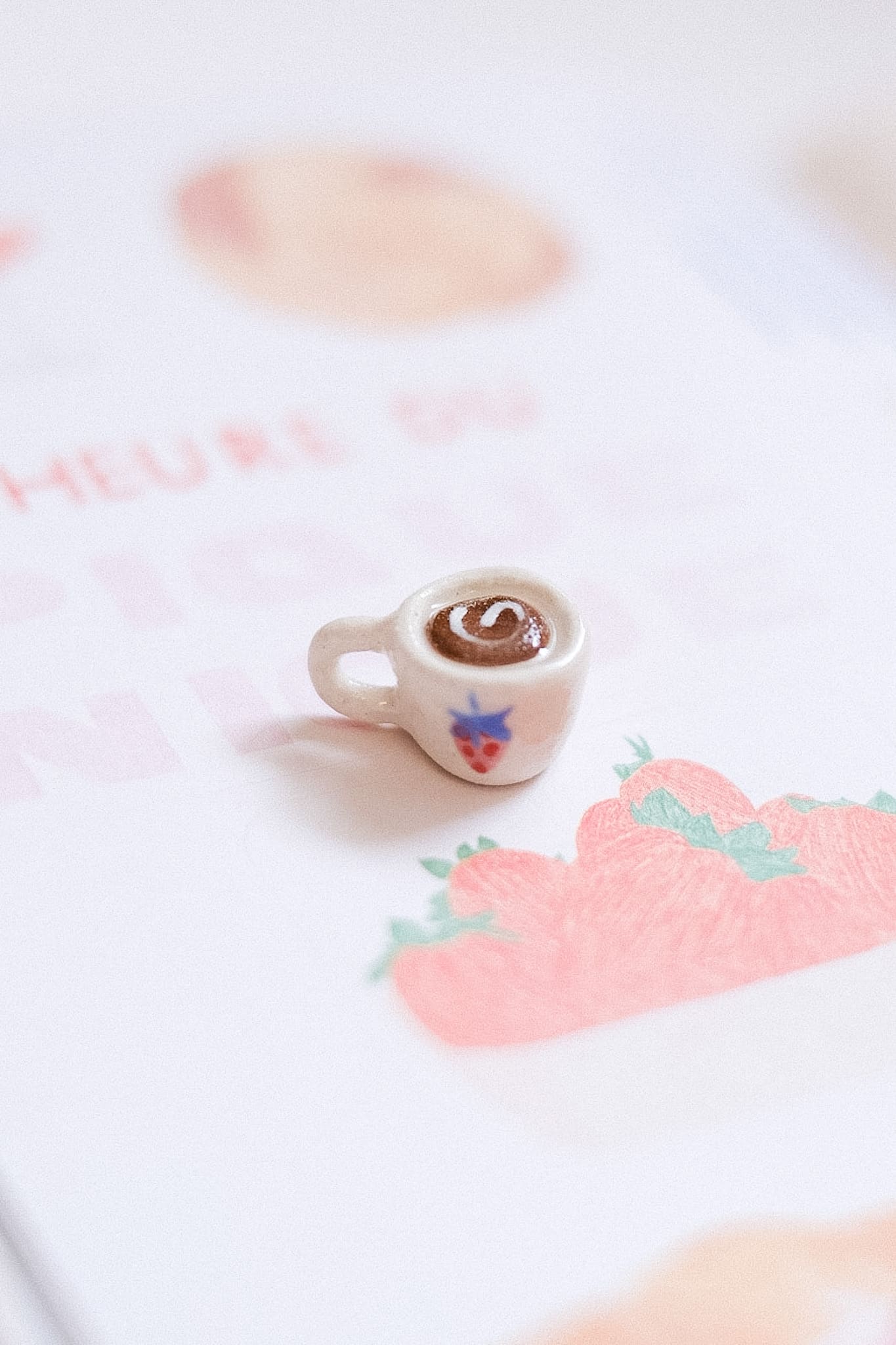 Pendentif céramique mini tasse fait main