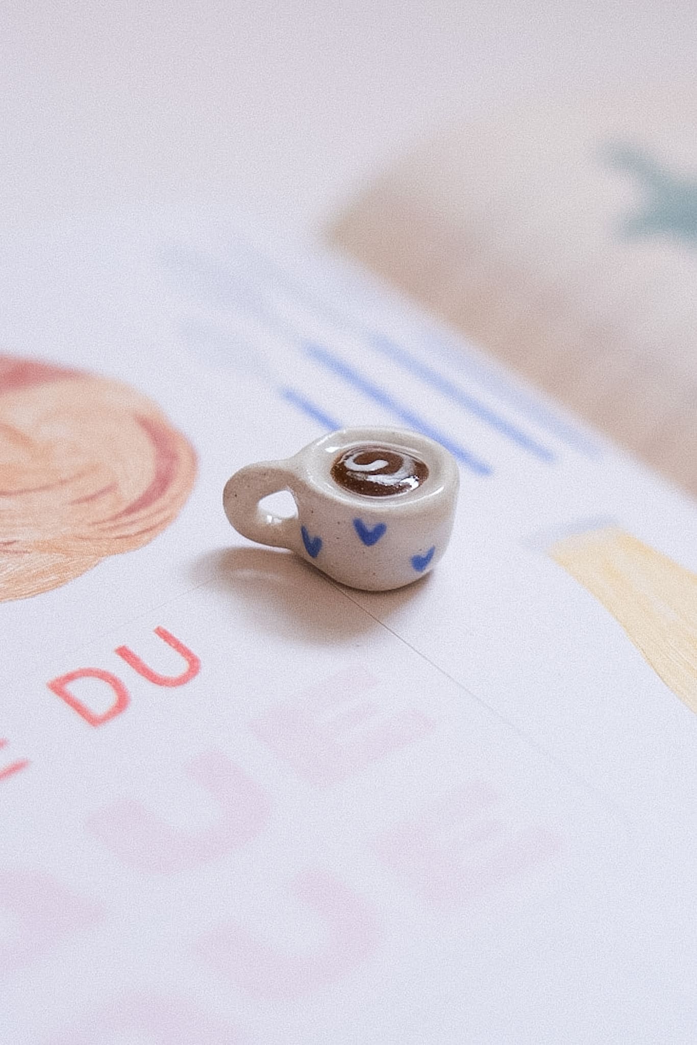 Pendentif céramique mini tasse fait main