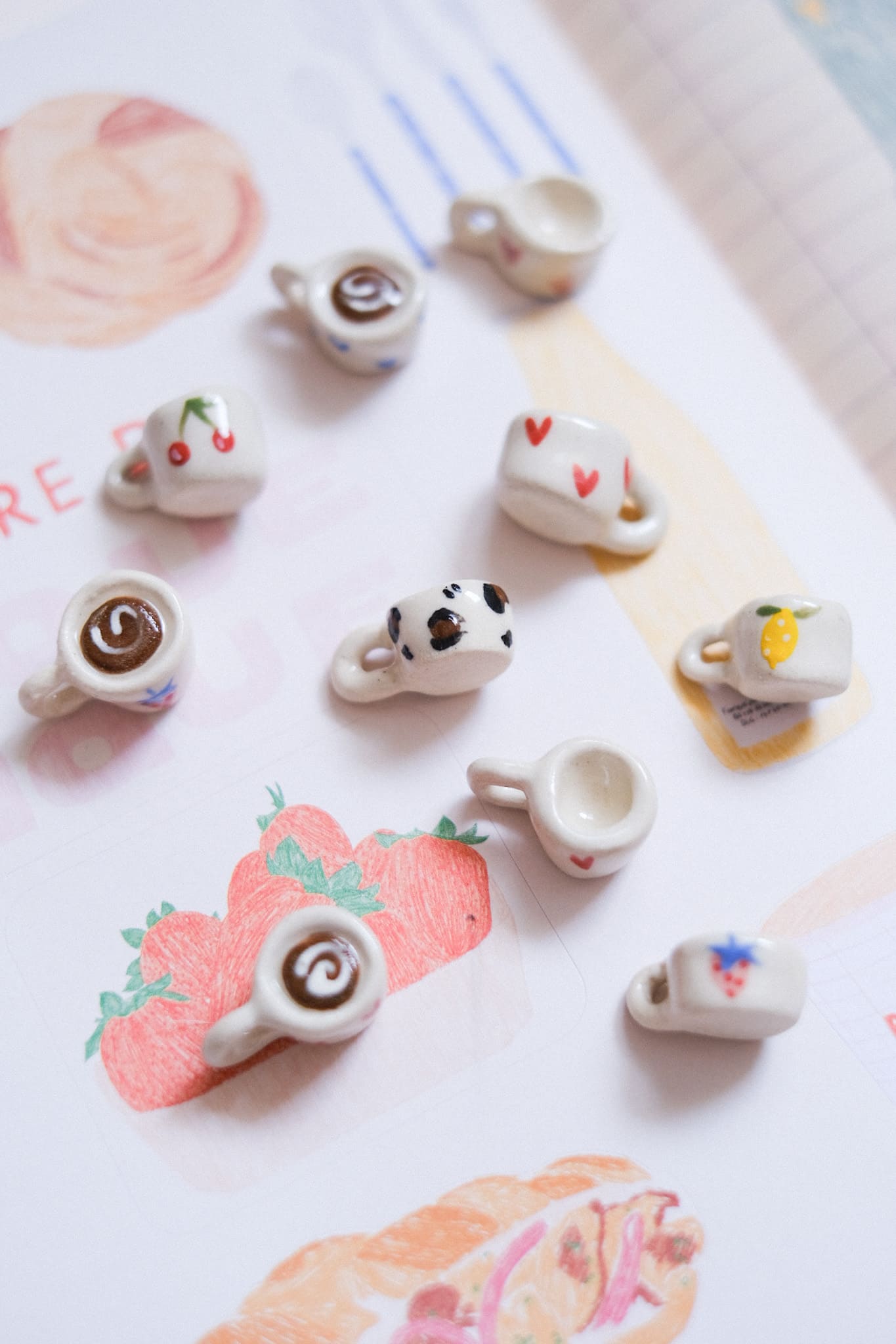 Pendentif céramique mini tasse fait main