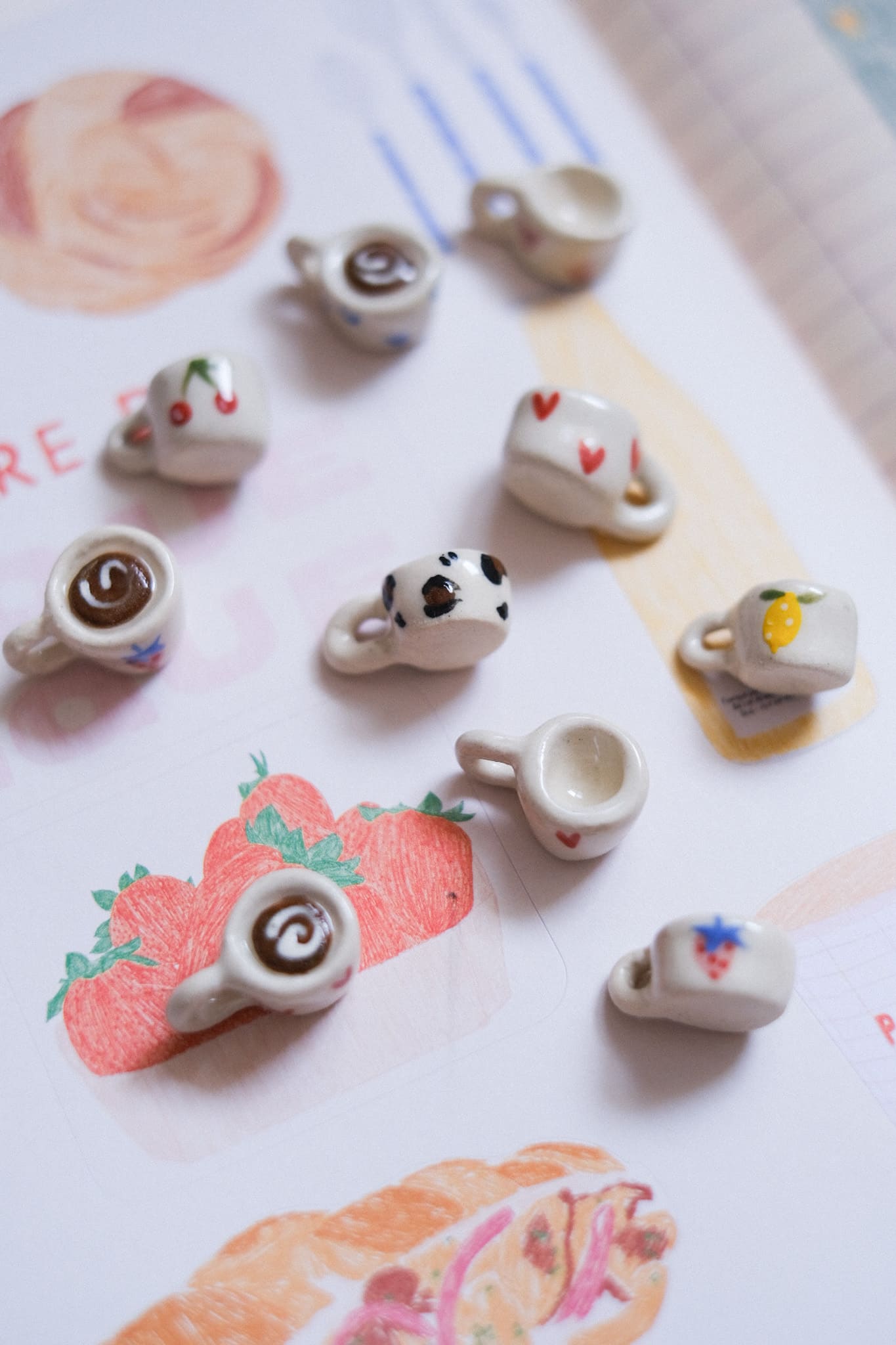 Pendentif céramique mini tasse fait main