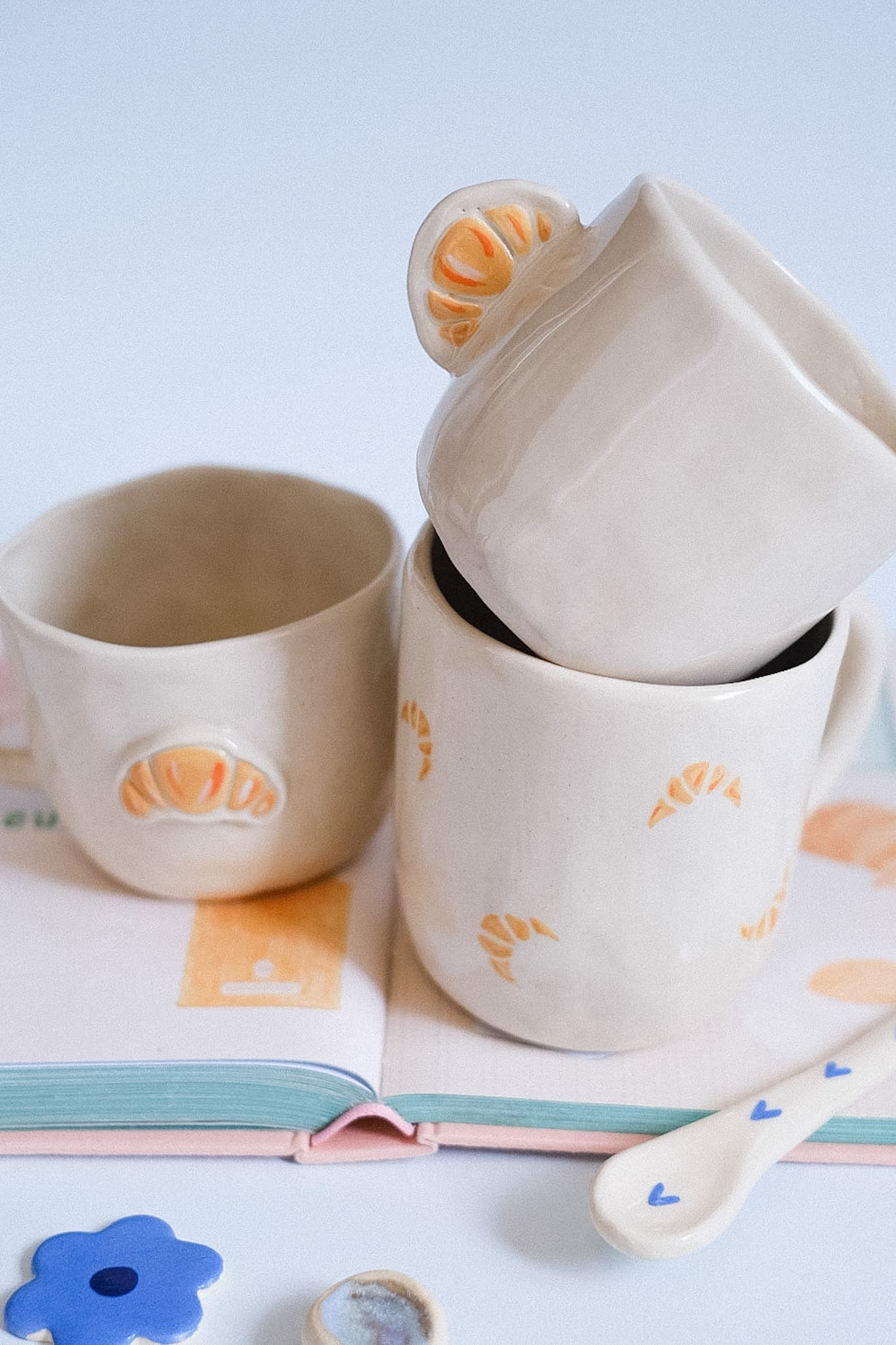 Mug en céramique artisanale anse croissant