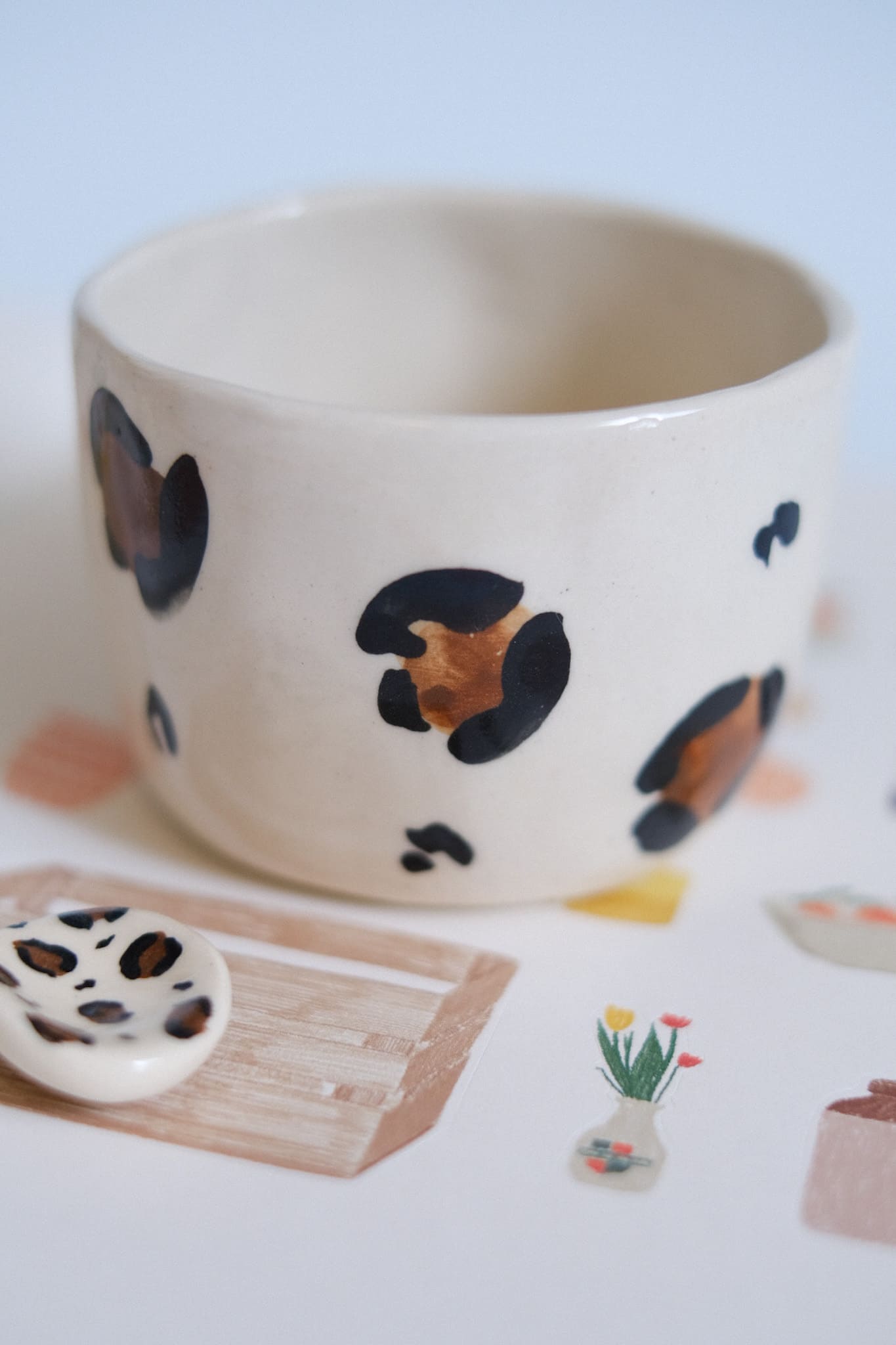 Tasse céramique léopard artisanale faite main