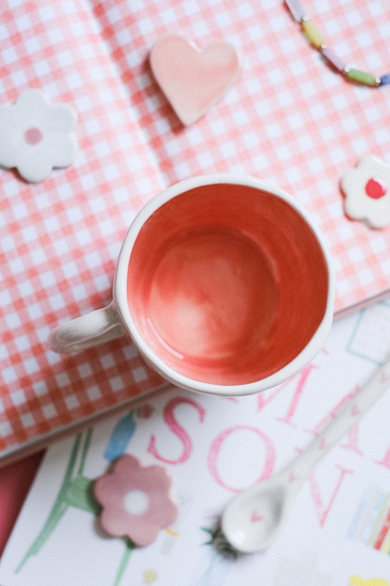 Mug en céramique artisanale petites roses peintes à la main