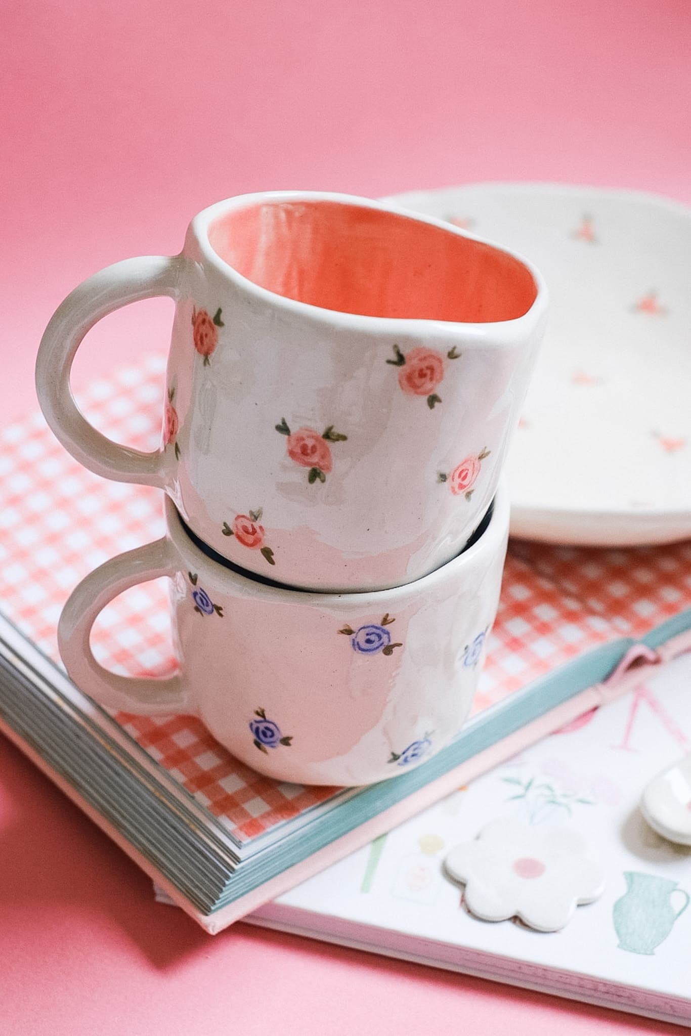 Mug en céramique artisanale petites roses peintes à la main