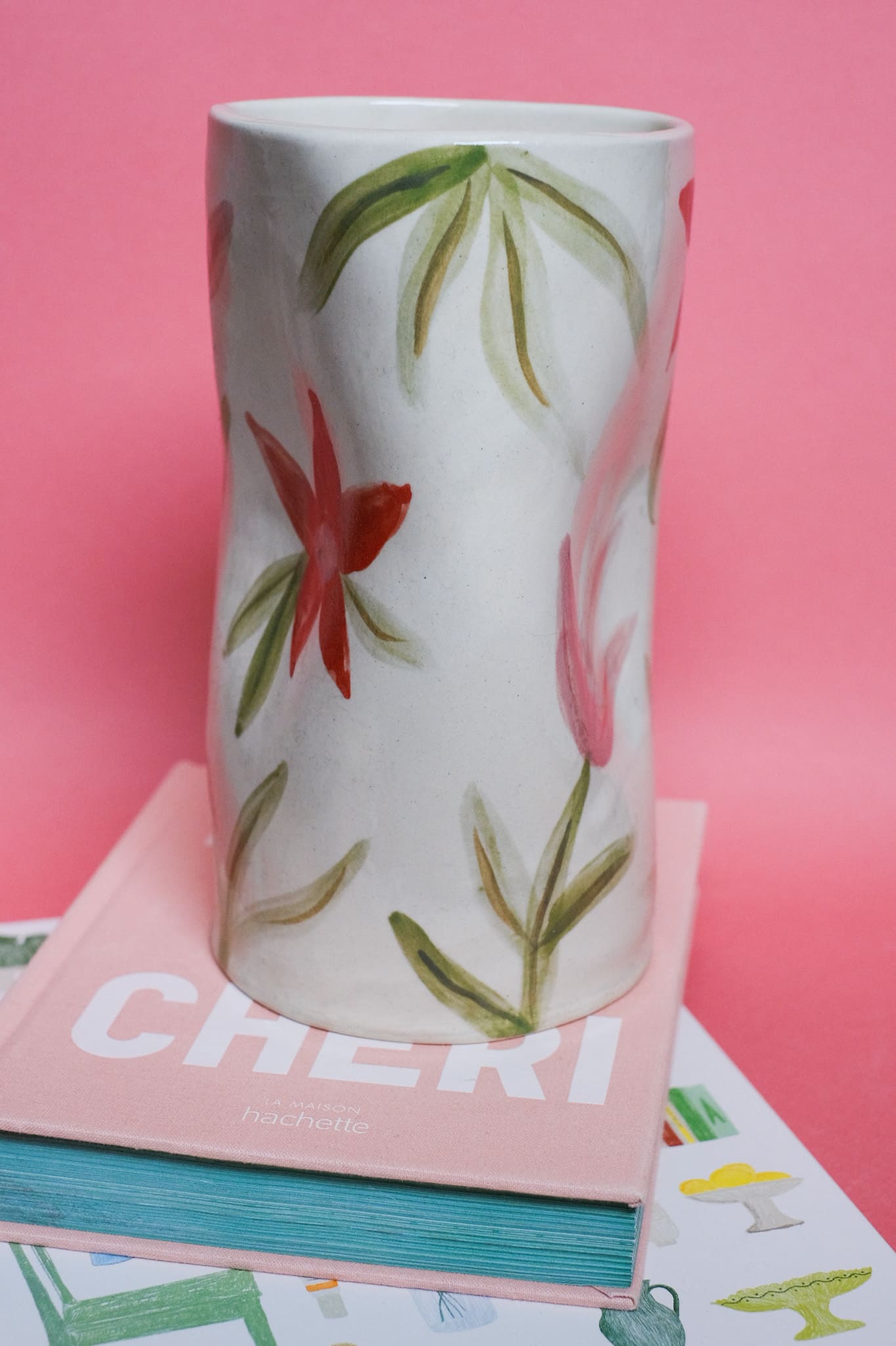 Grand vase céramique artisanale graphique fleurs