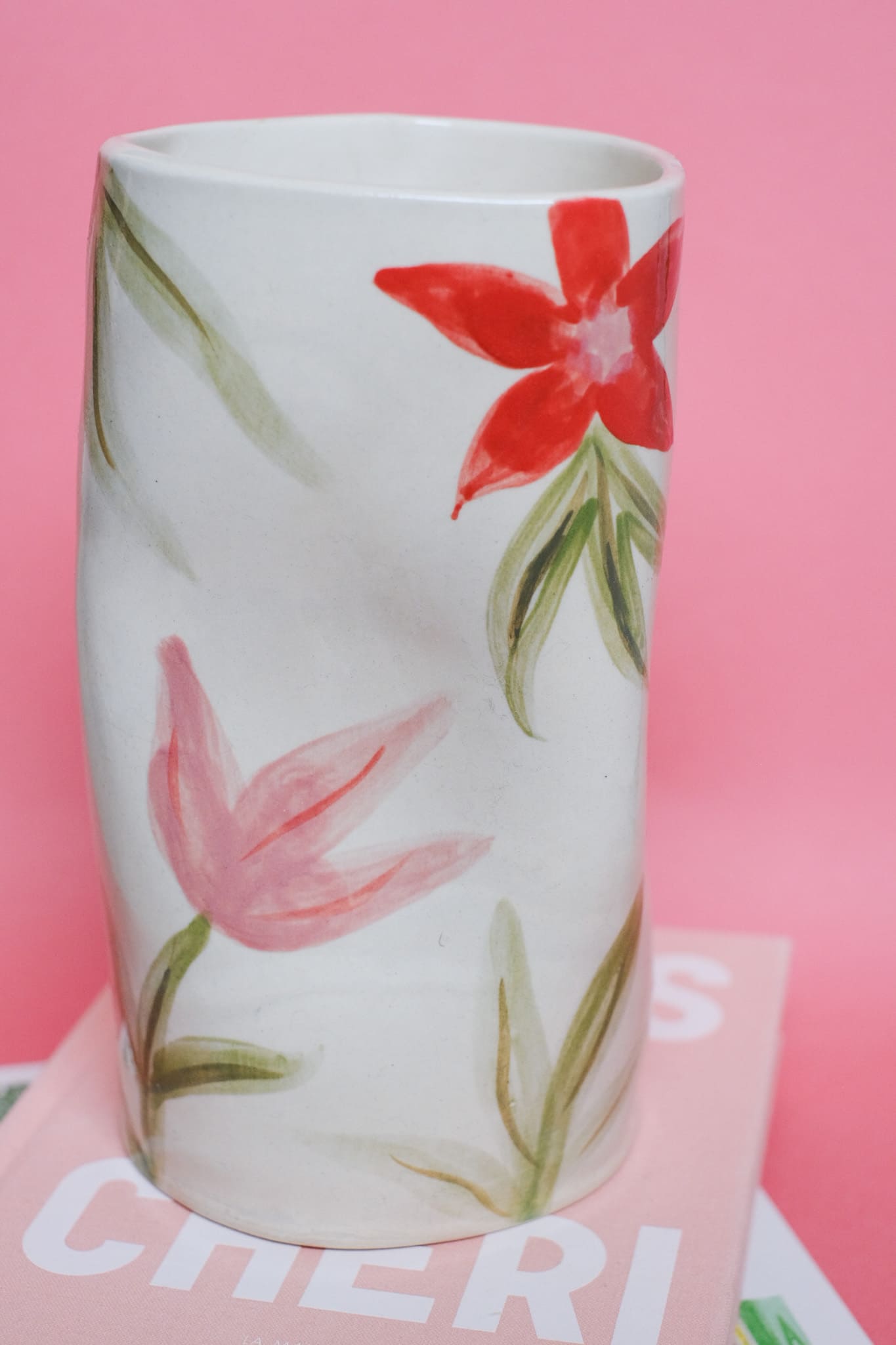 Grand vase céramique artisanale graphique fleurs