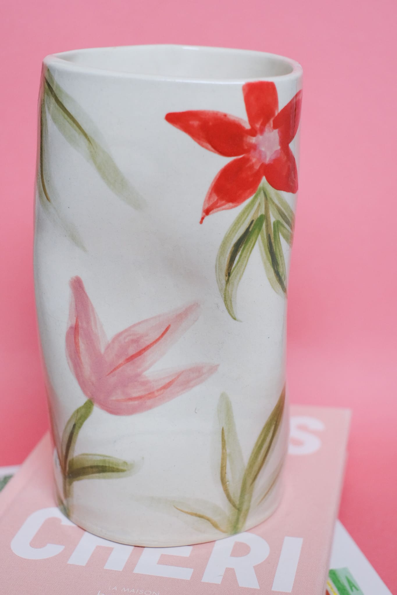 Grand vase céramique artisanale graphique fleurs