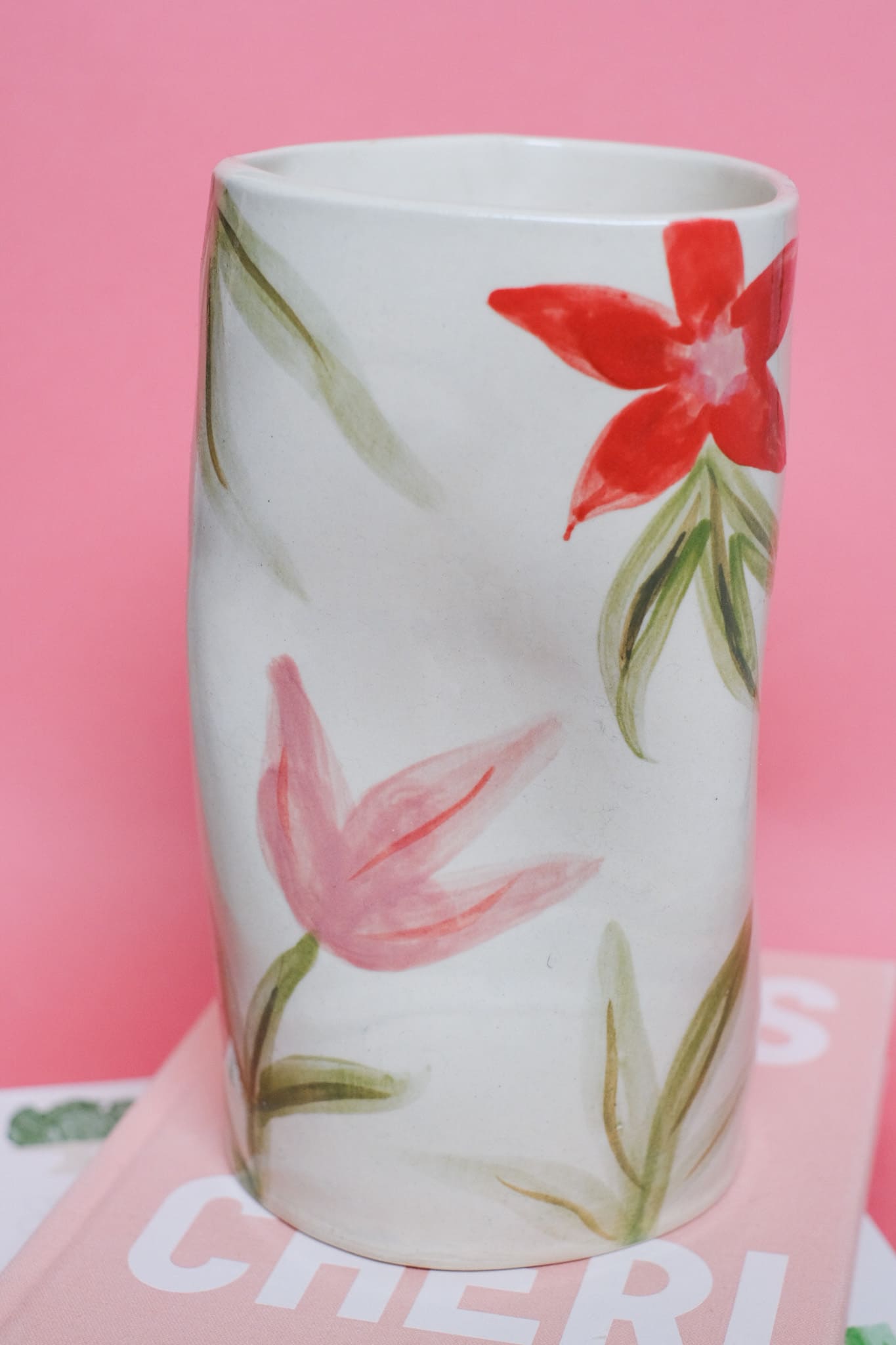 Grand vase céramique artisanale graphique fleurs