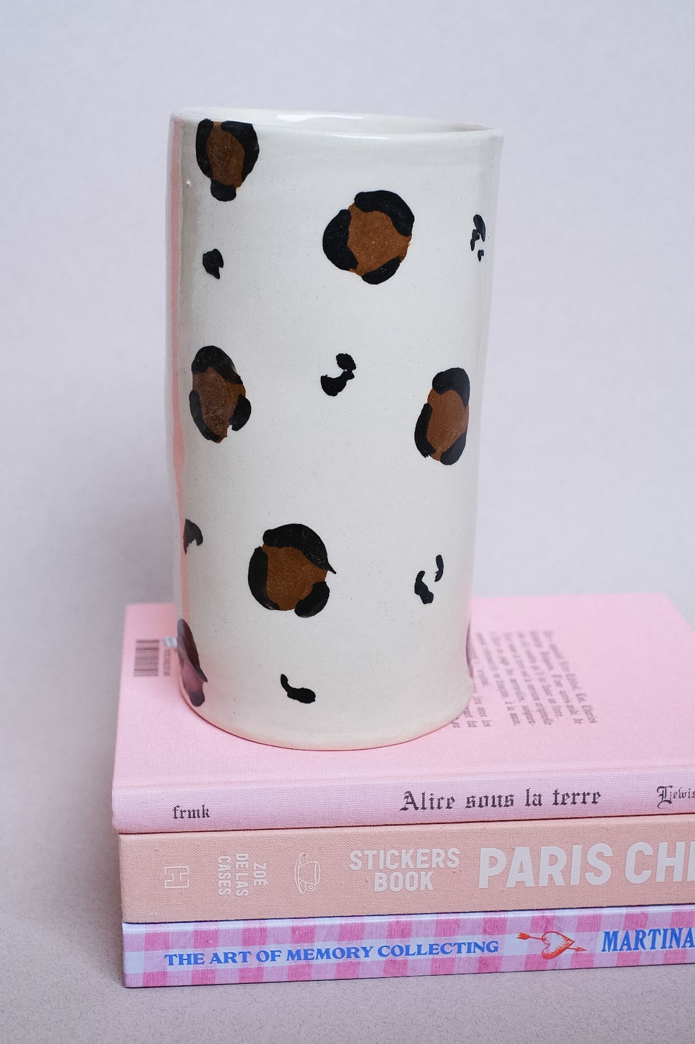 Vase céramique artisanale graphique léopard