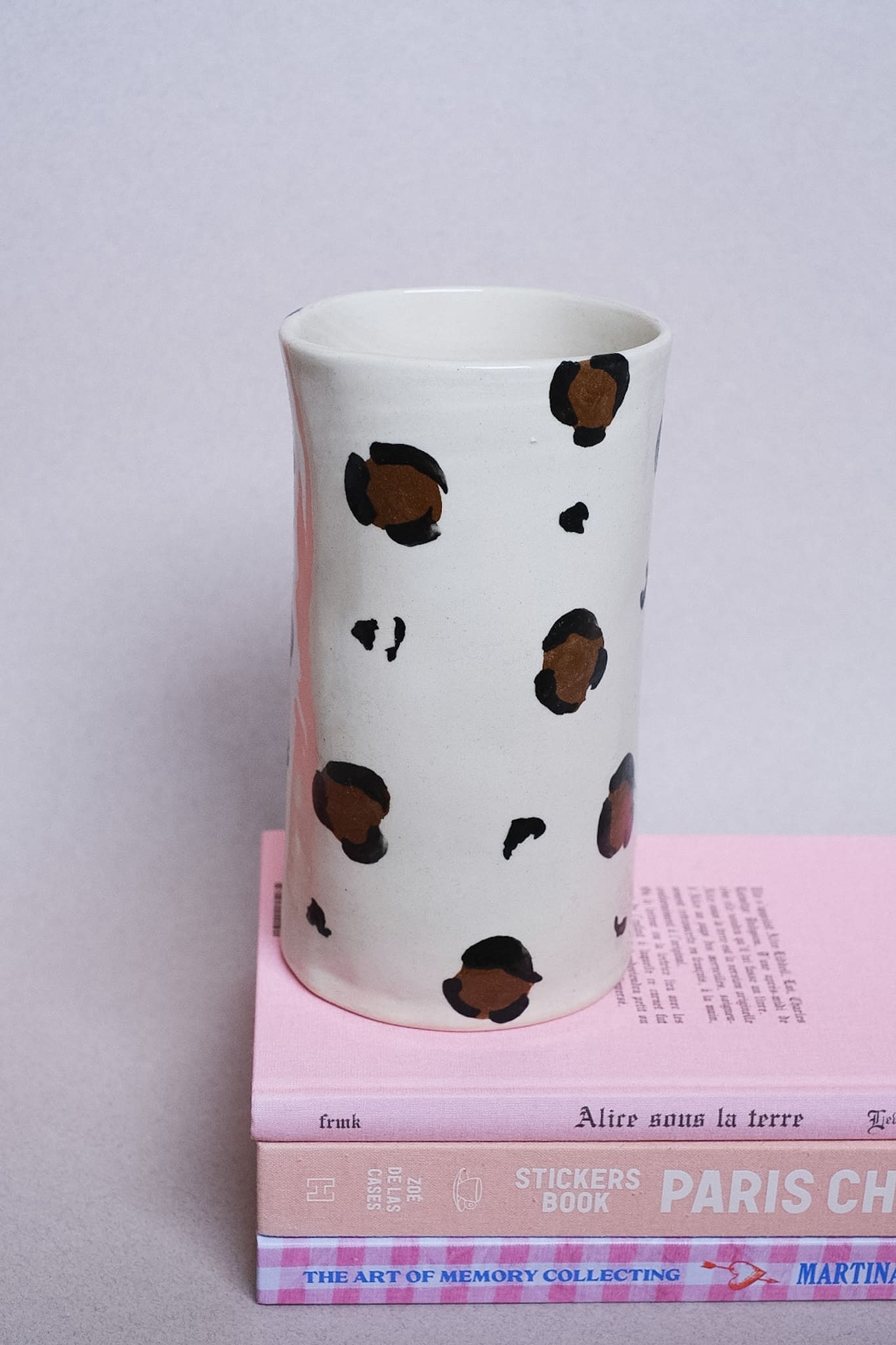 Vase céramique artisanale graphique léopard