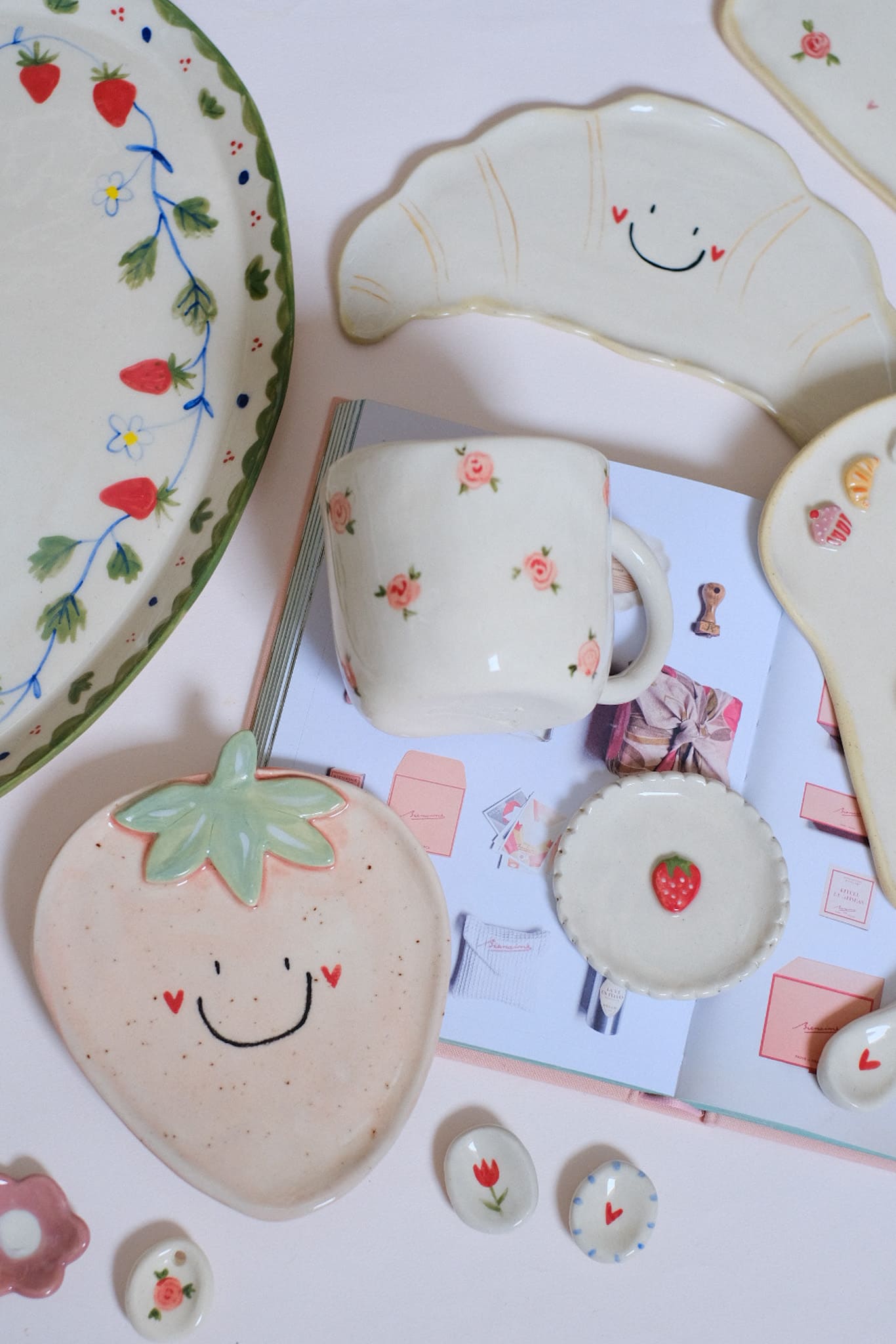 Assiette fraise sourire en céramique