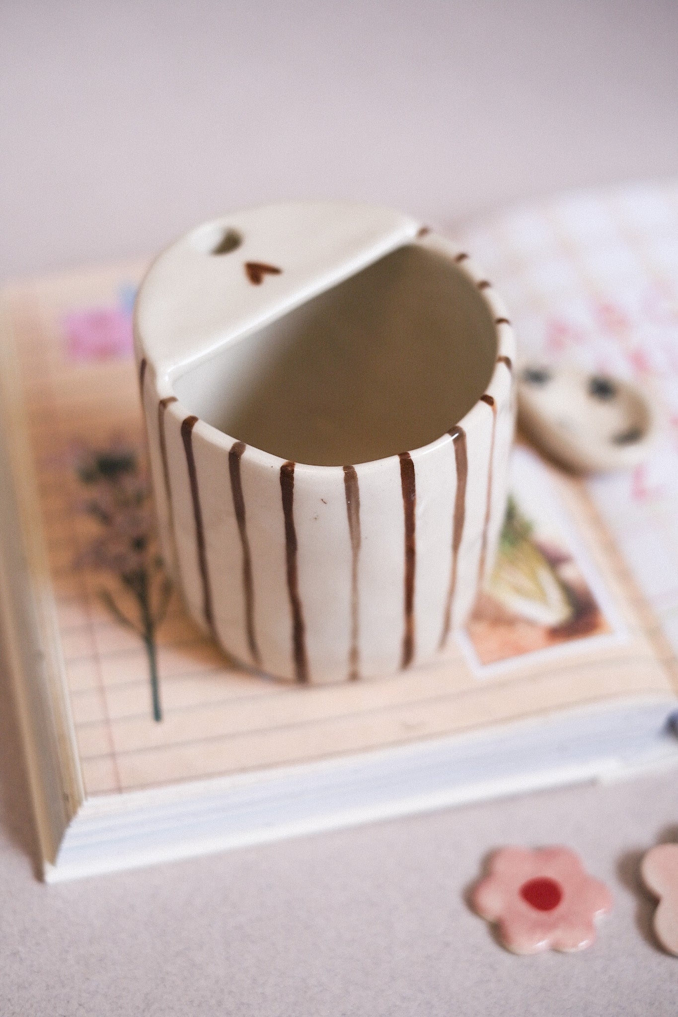 Travel mug en céramique, rayures marron