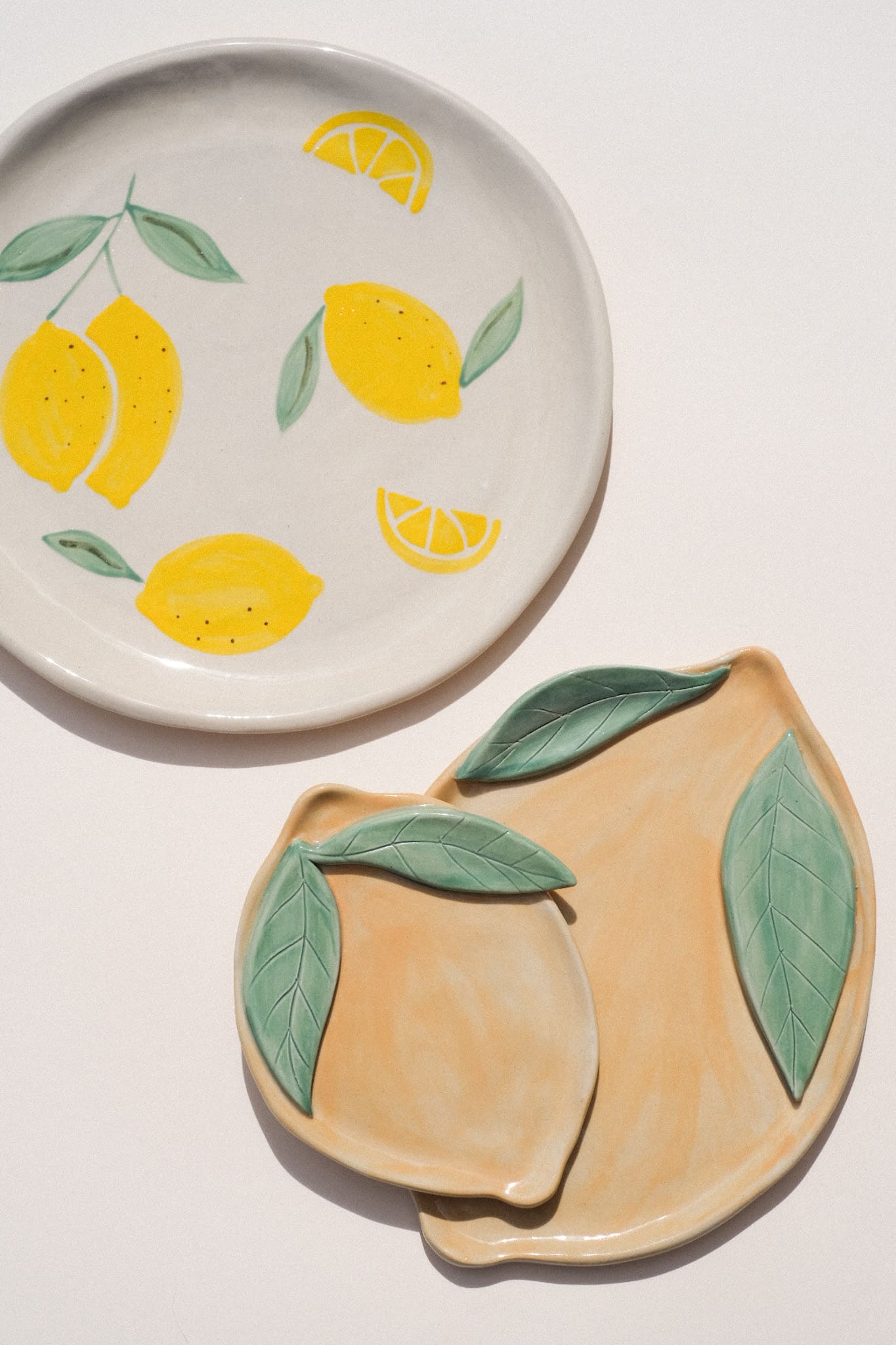 Assiette citron en céramique, pièce artisanale unique