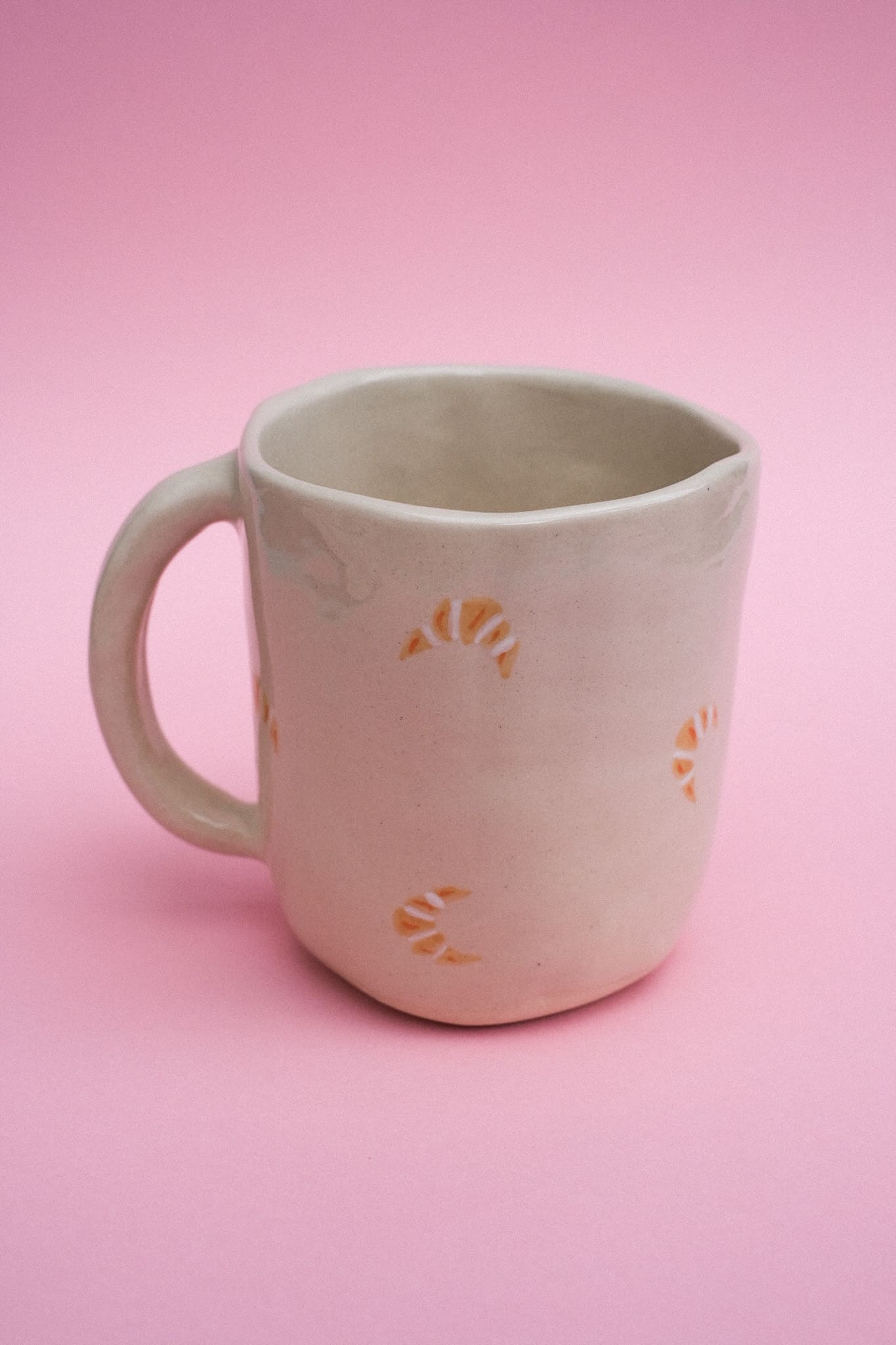 Mug croissants en céramique (avec un petit croissant au fond)