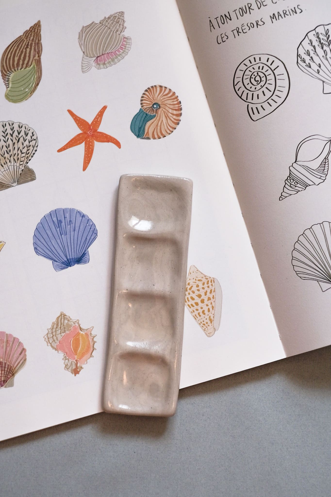 Mini palette aquarelle de voyage en céramique artisanale