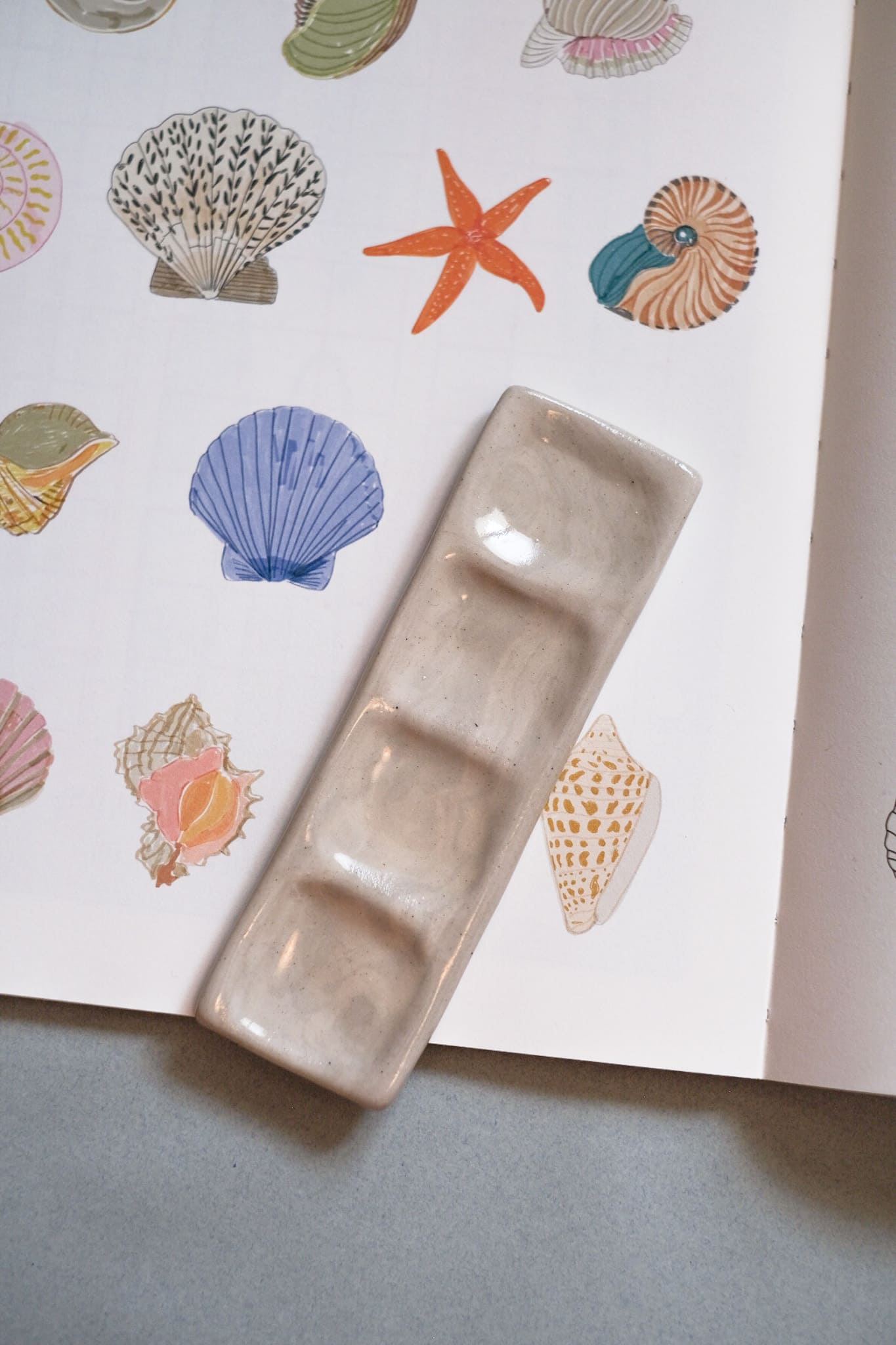 Mini palette aquarelle de voyage en céramique artisanale