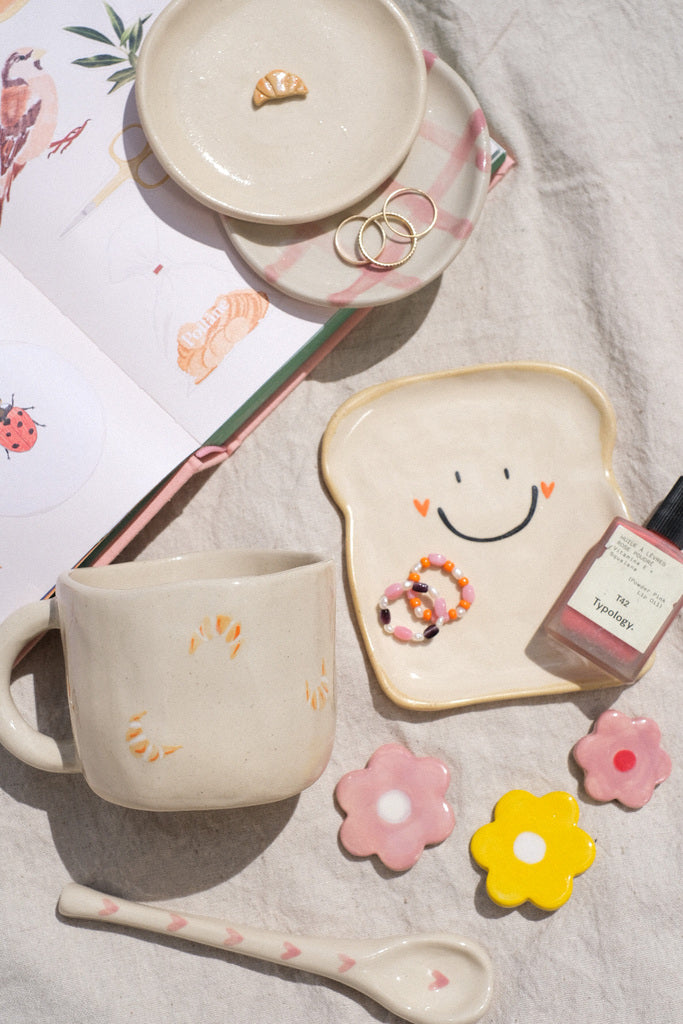 Mug croissants en céramique (avec un petit croissant au fond)