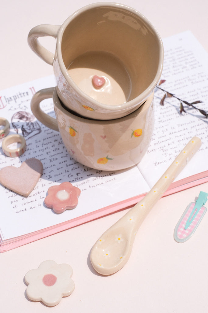 Mug citron cœur rose – douceur artisanale