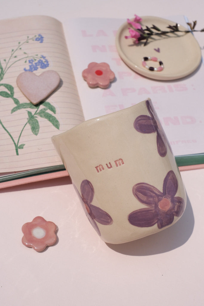 Mug Mum fleuri – douceur en grès fait main