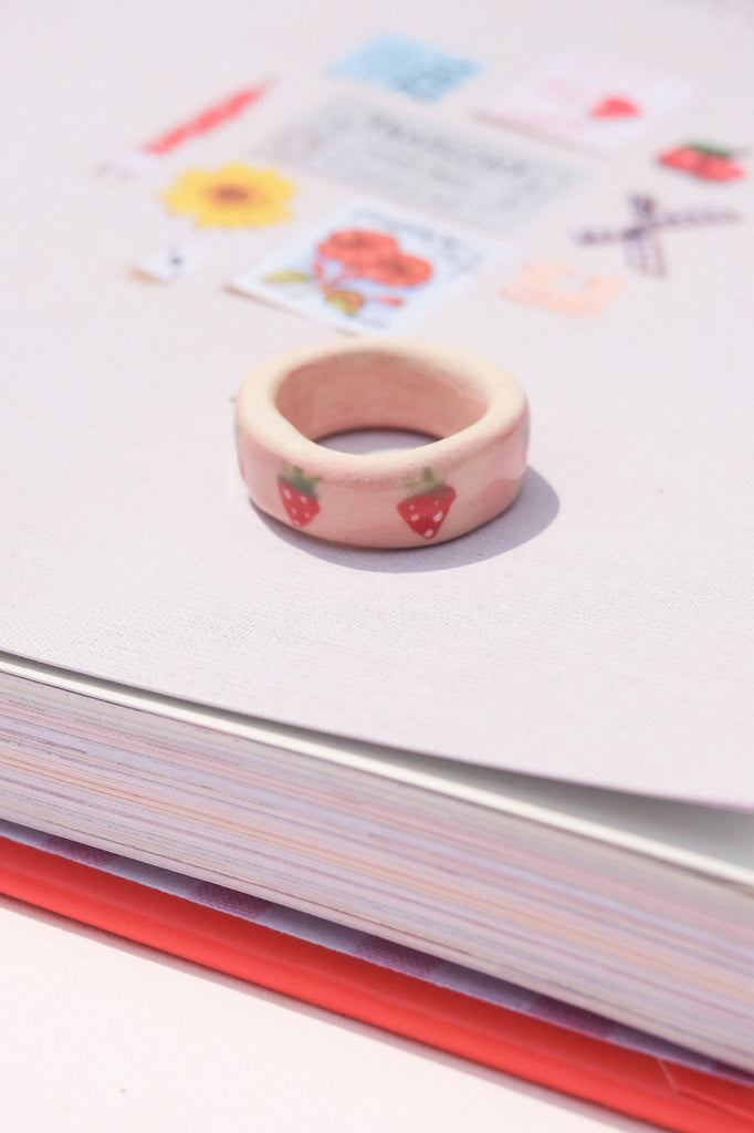 Bague colorée en grès – pièce unique à mixer
