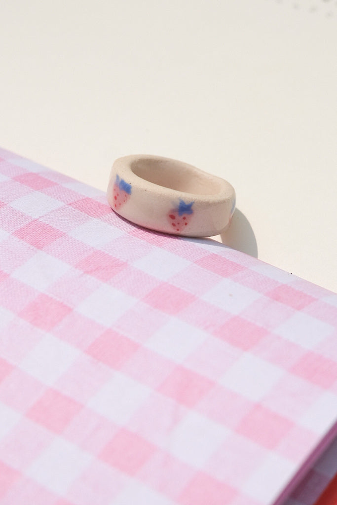 Bague colorée en grès – pièce unique à mixer