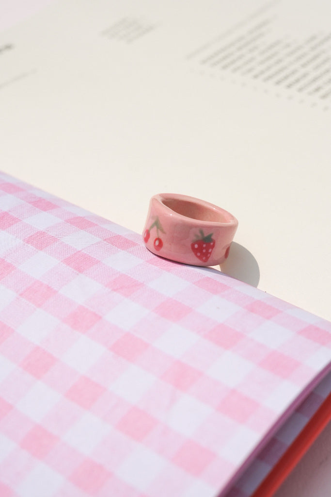 Bague colorée en grès – pièce unique à mixer