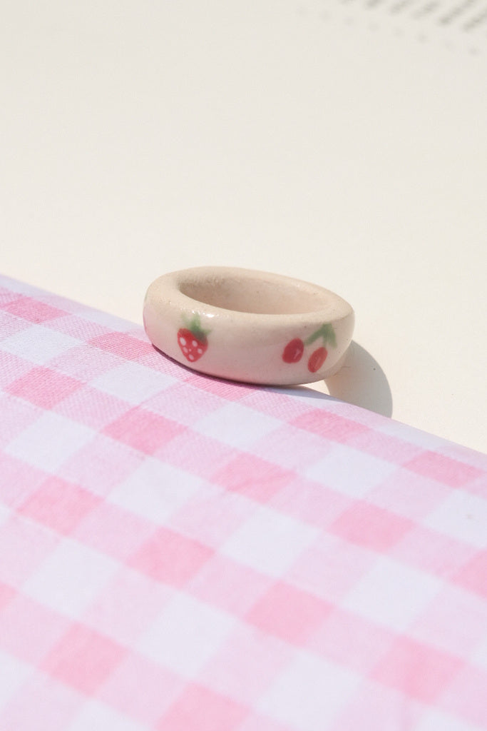 Bague colorée en grès – pièce unique à mixer