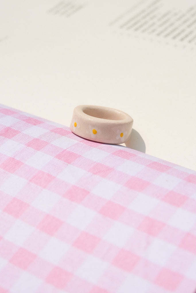 Bague colorée en grès – pièce unique à mixer