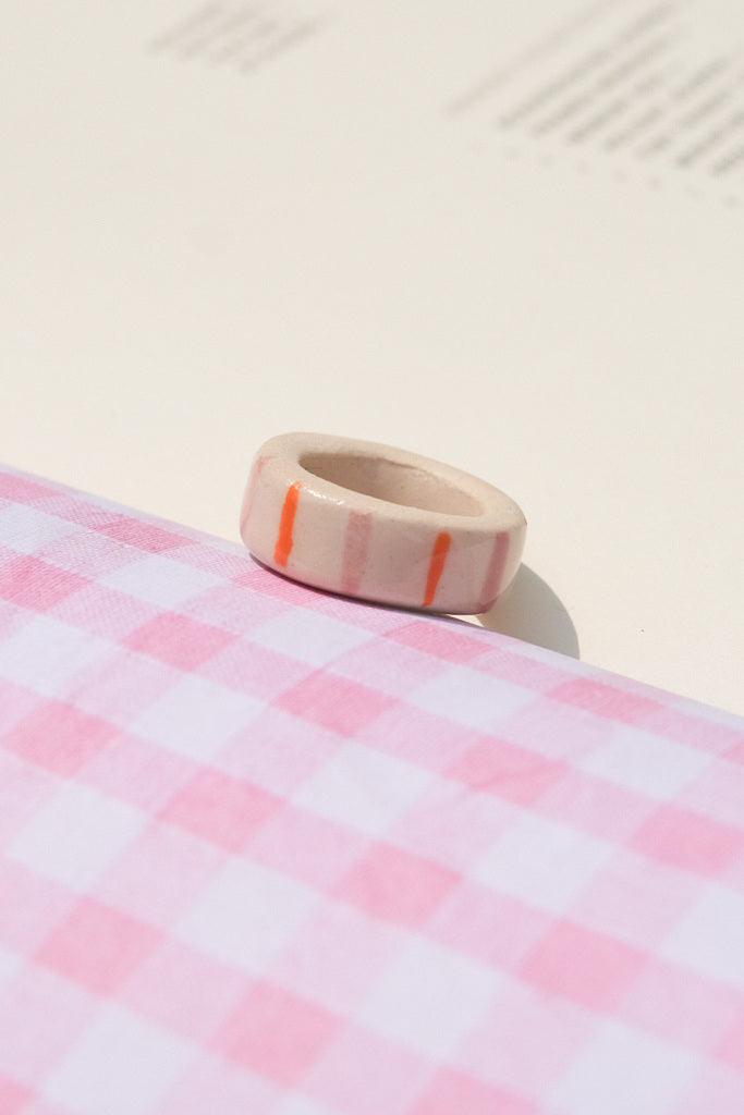 Bague colorée en grès – pièce unique à mixer