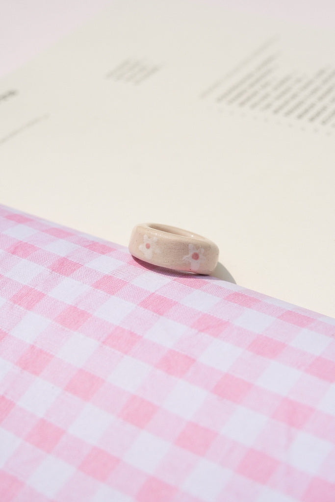 Bague colorée en grès – pièce unique à mixer