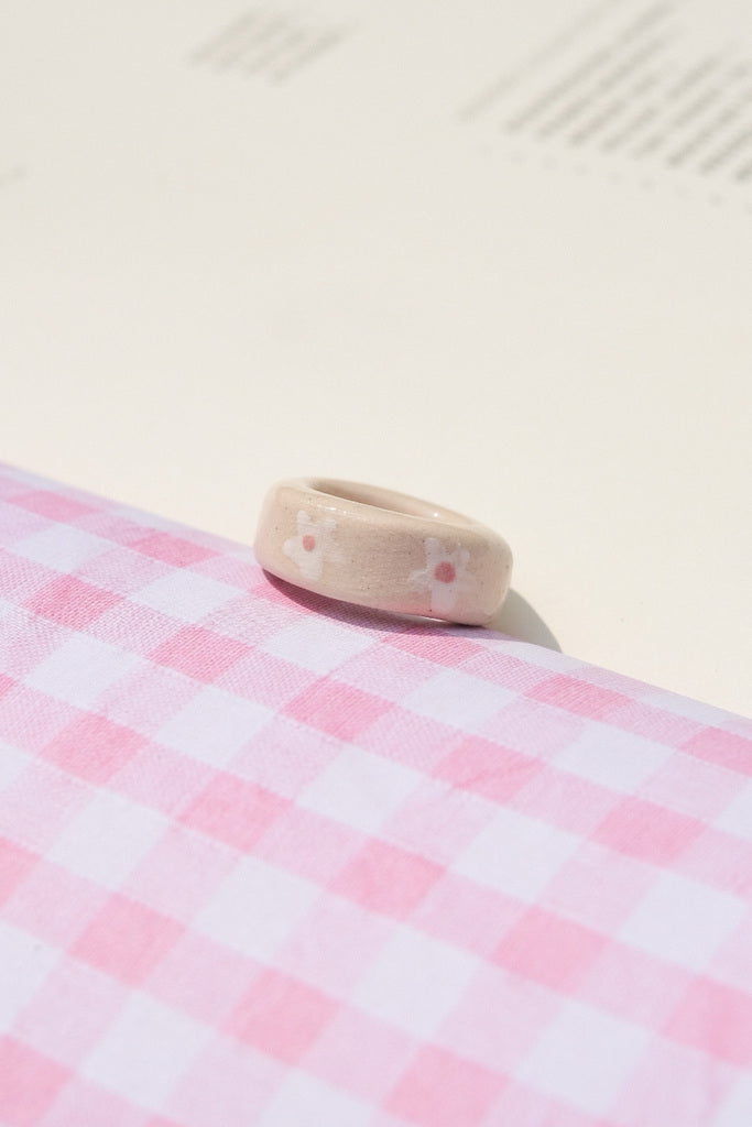 Bague colorée en grès – pièce unique à mixer