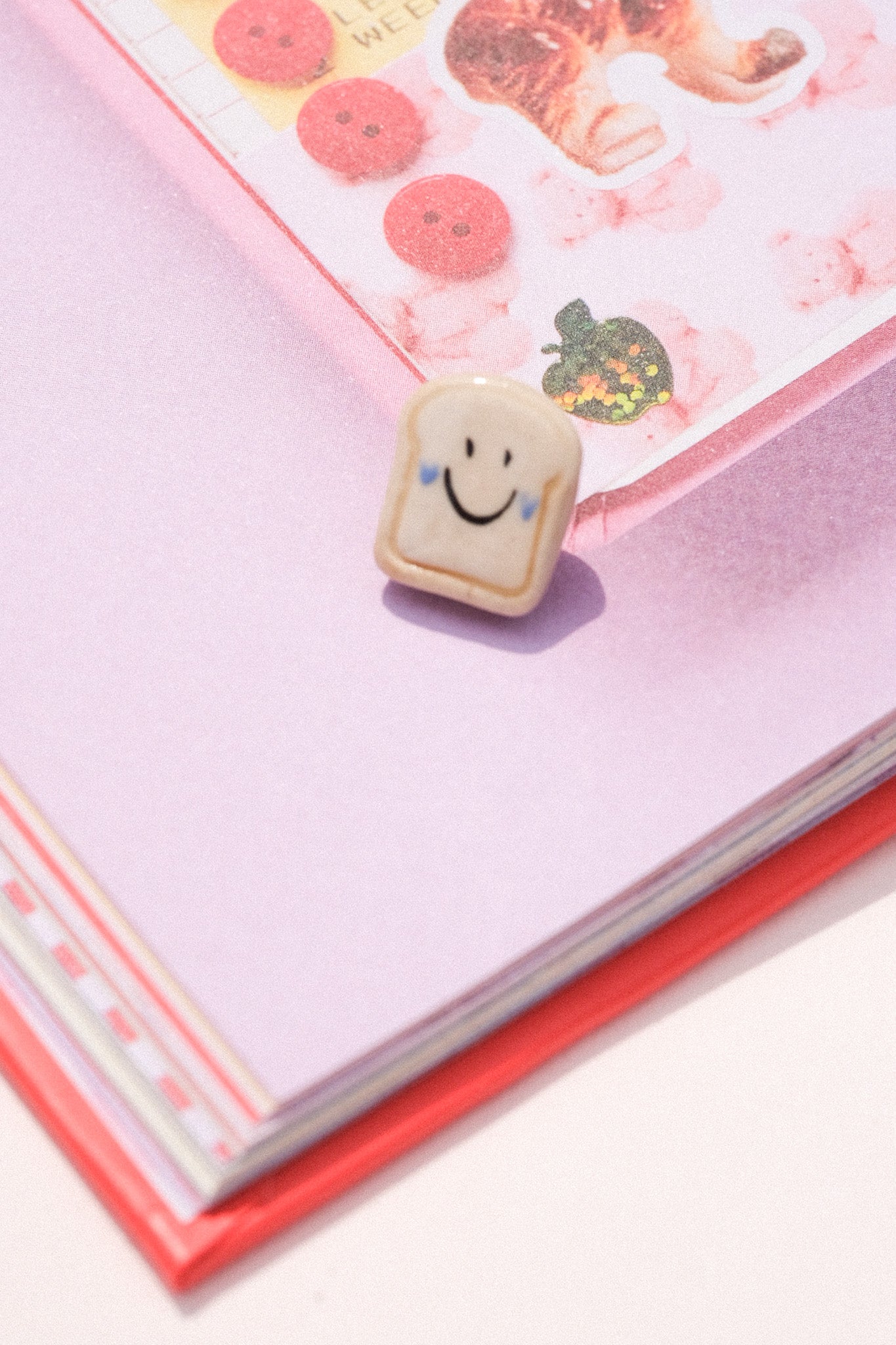 Pin’s céramique mignon – accessoire à petit prix