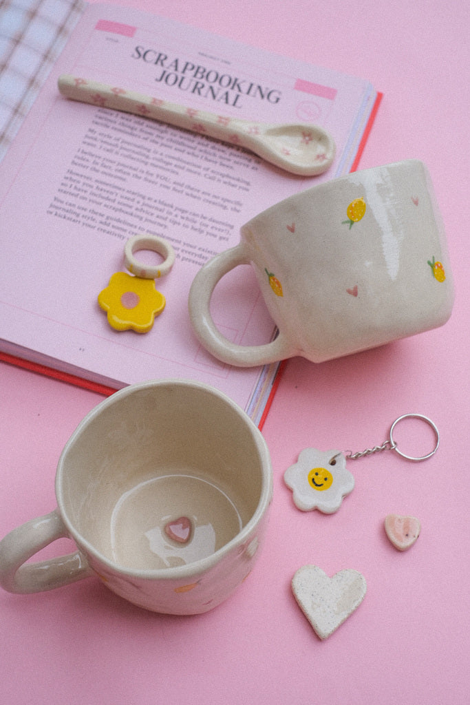 Mug citron cœur rose – douceur artisanale