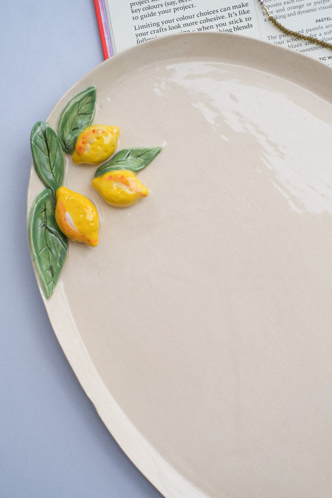 Plat en Grès - Citrons Jaunes Modelés 🍋