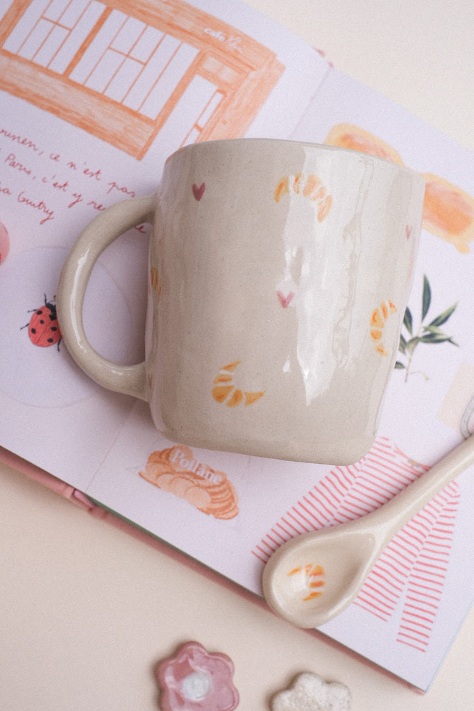 Mug XL Croissant & Petits Cœurs