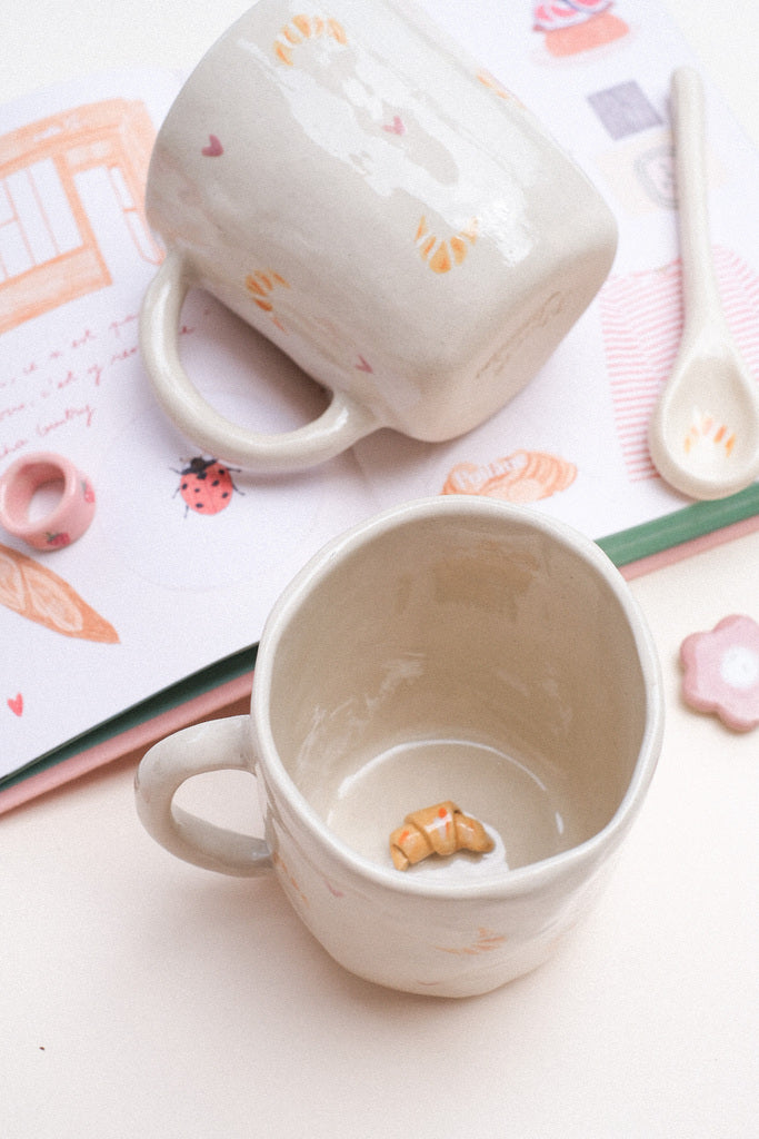 Mug XL Croissant & Petits Cœurs