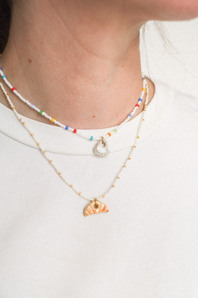 🤍 Collier perles colorées & cœur céramique – fait main