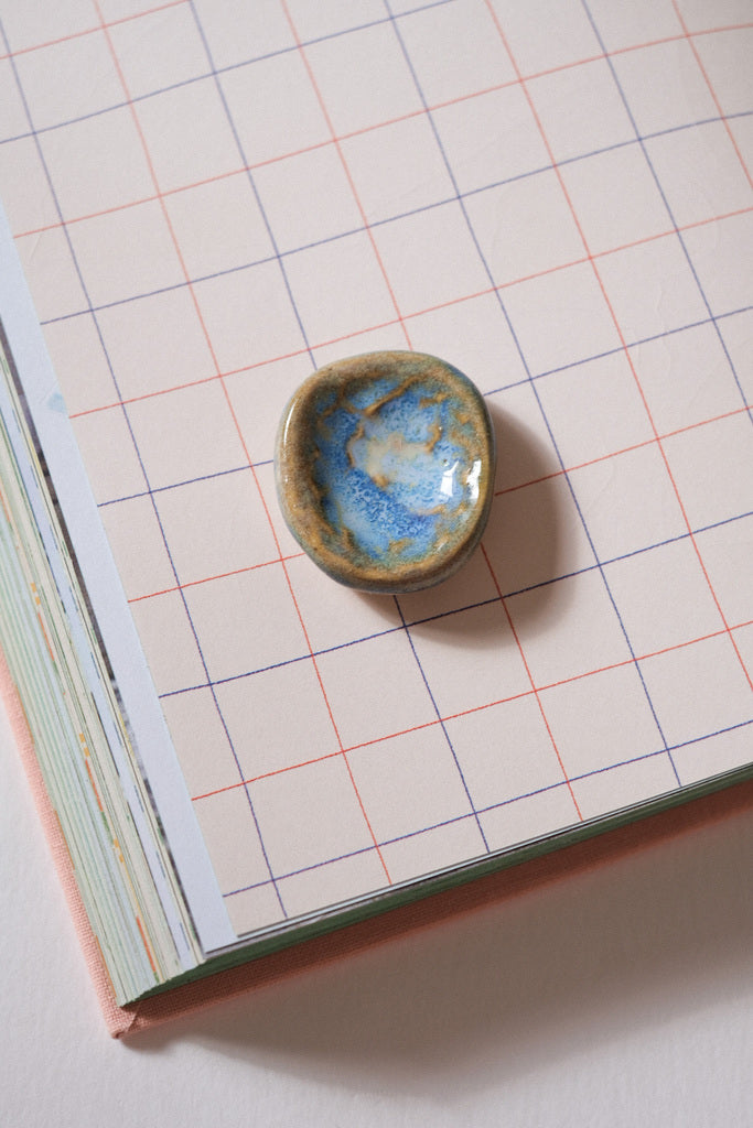 Pierre d'apaisement texturée en céramique / Worry stone
