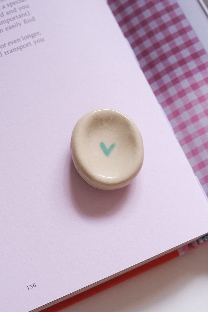 Pierre d'apaisement Worry Stone en céramique « Petit Cœur »