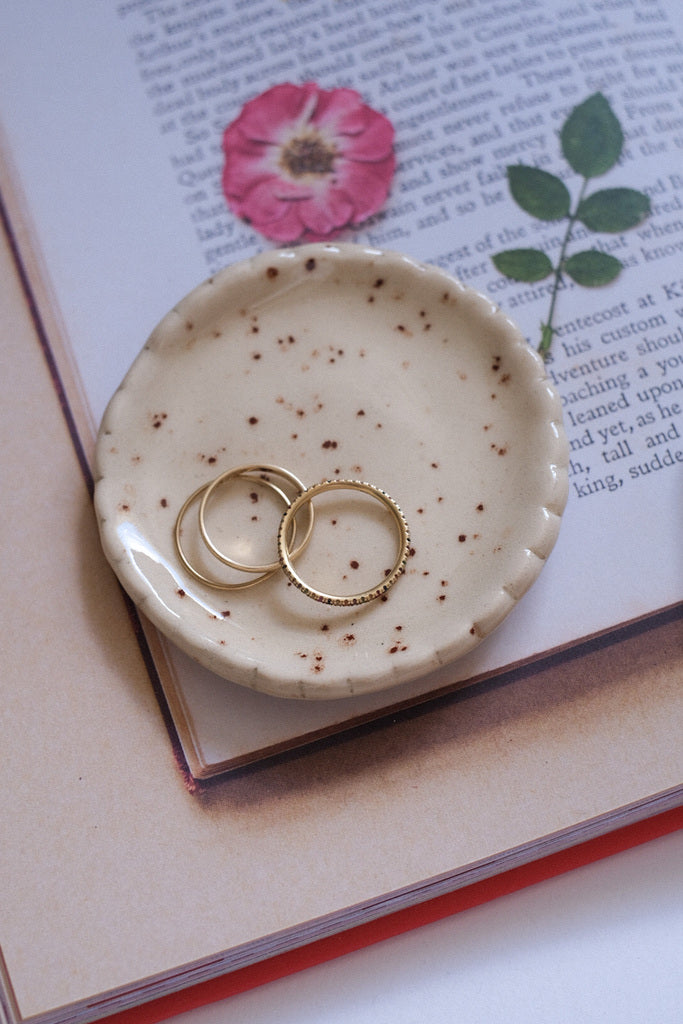Mini coupelle bijoux ronde en céramique artisanale
