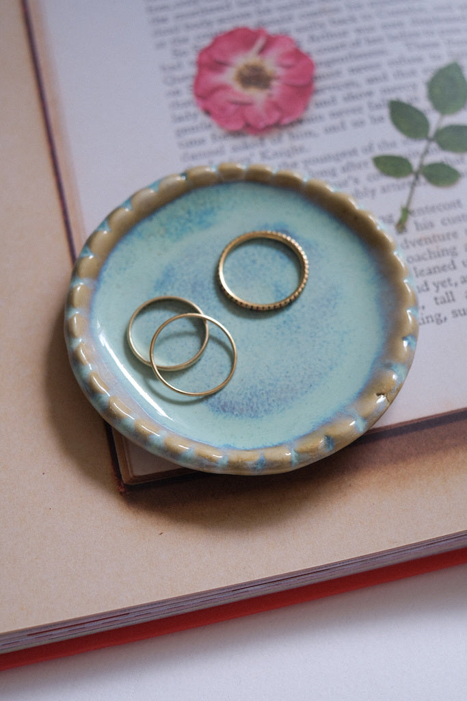 Mini coupelle bijoux ronde en céramique artisanale