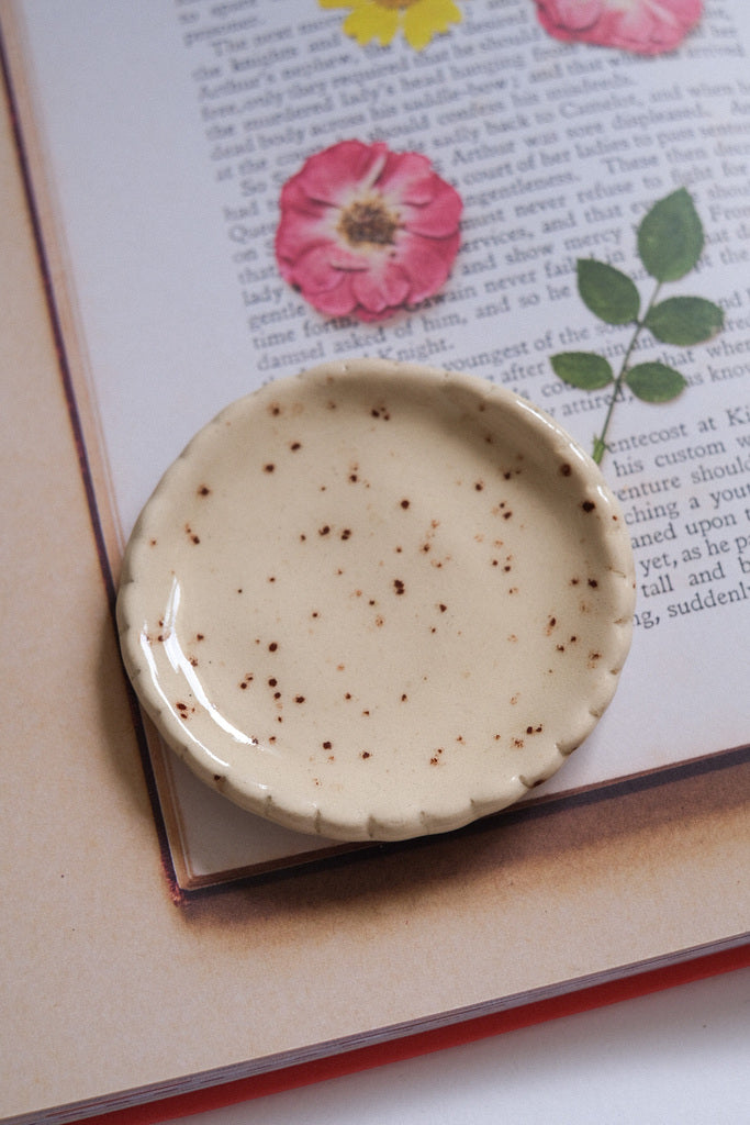 Mini coupelle bijoux ronde en céramique artisanale