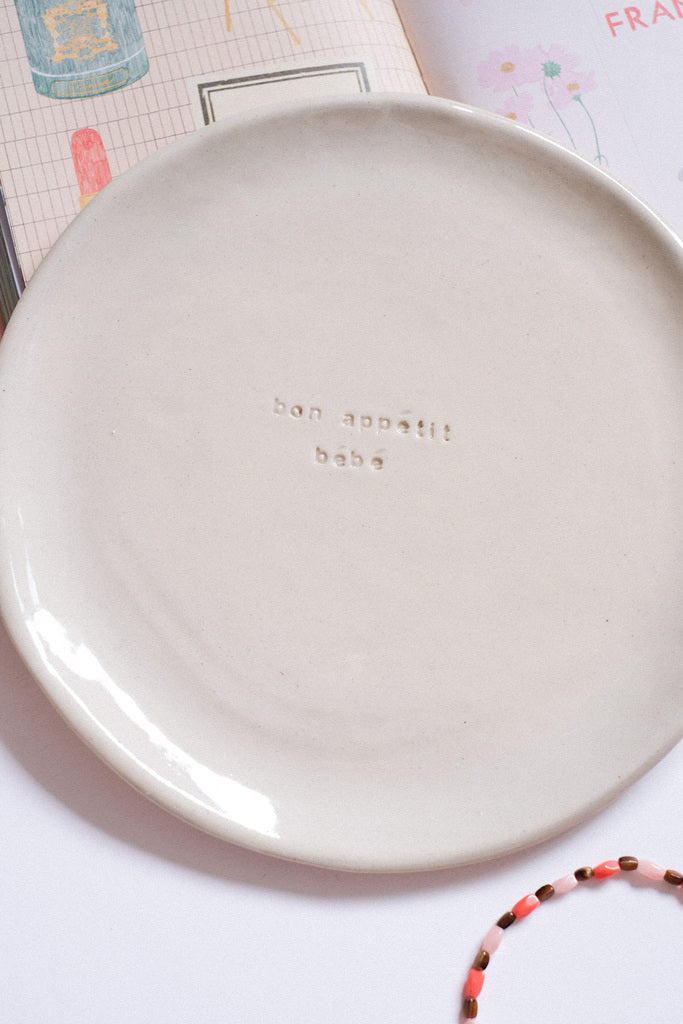 Assiette artisanale gravée « bon appétit bébé »