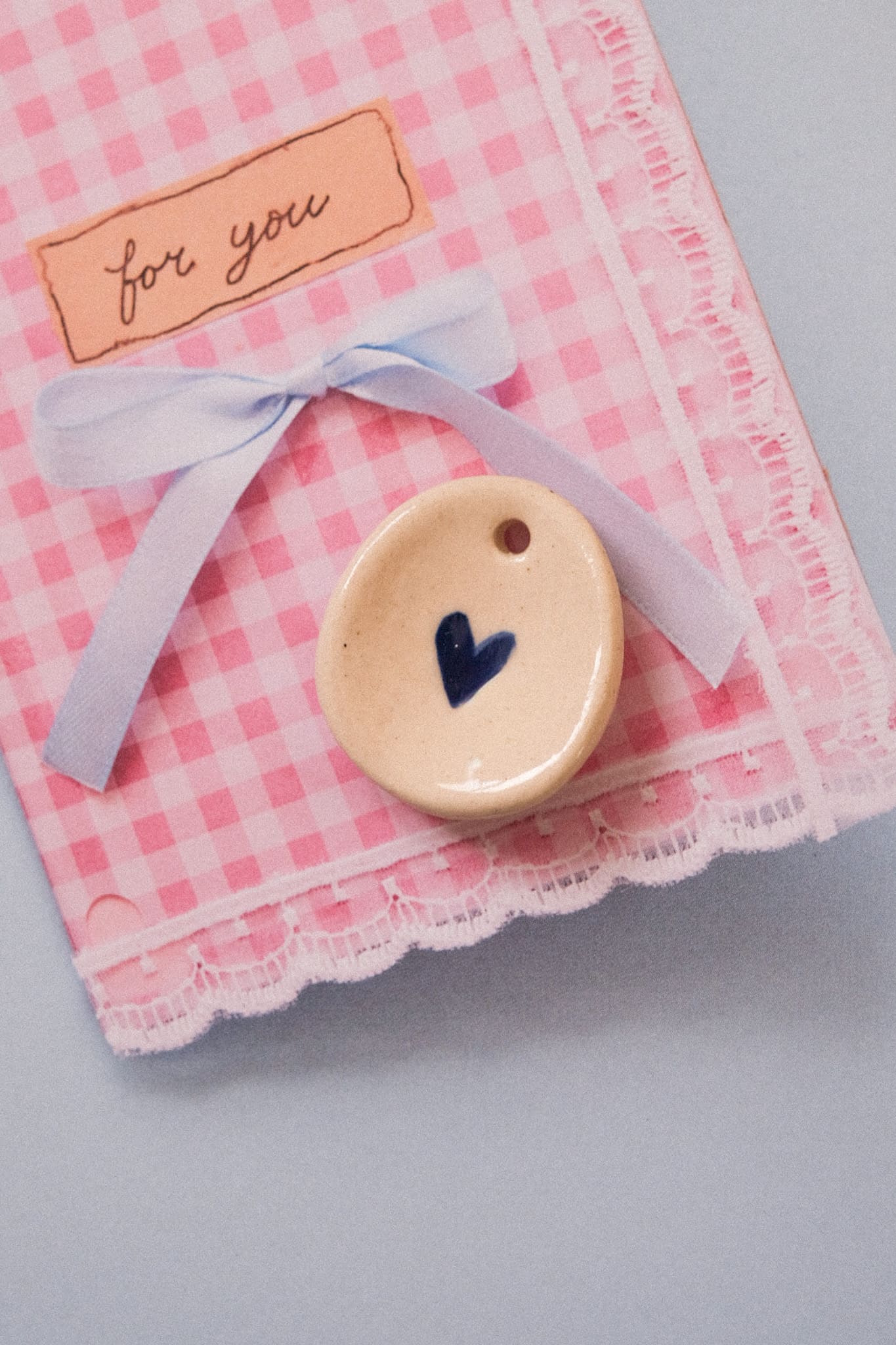 Pendentif pierre d’apaisement petit cœur (worry stone)